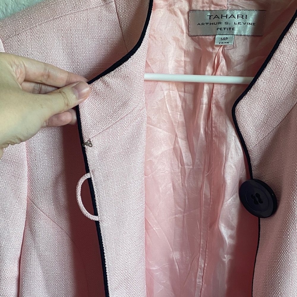 Tahari Pink Short Sleeved Blazer with Black Accents - Picture 11 of 12